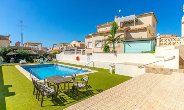 Resale - Villa - Orihuela Costa - Villamartín