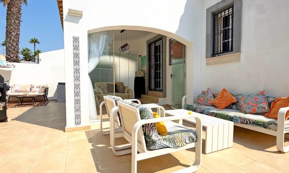Resale - Villa - Orihuela Costa - Villamartín