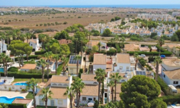 Resale - Villa - Orihuela Costa - Villamartín