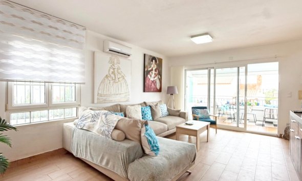 Resale - Villa - Orihuela Costa - Villamartín