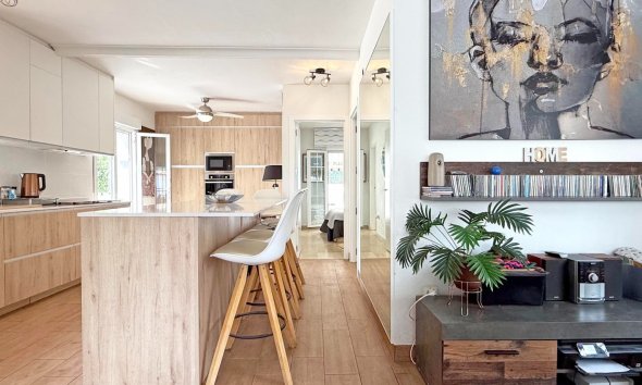 Resale - Villa - Orihuela Costa - Villamartín