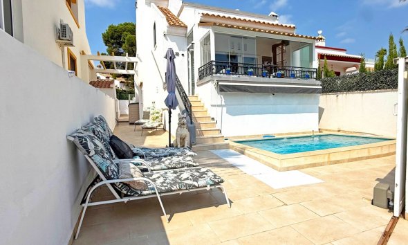 Resale - Villa - Orihuela Costa - Villamartín