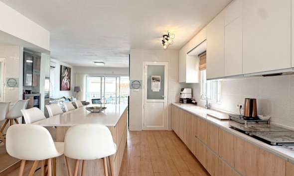 Resale - Villa - Orihuela Costa - Villamartín