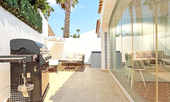 Resale - Villa - Orihuela Costa - Villamartín