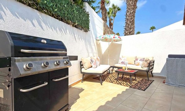 Resale - Villa - Orihuela Costa - Villamartín