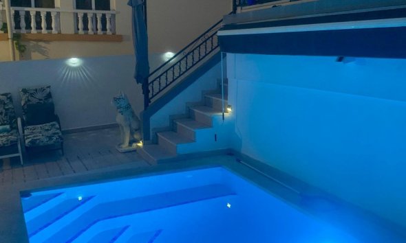 Resale - Villa - Orihuela Costa - Villamartín