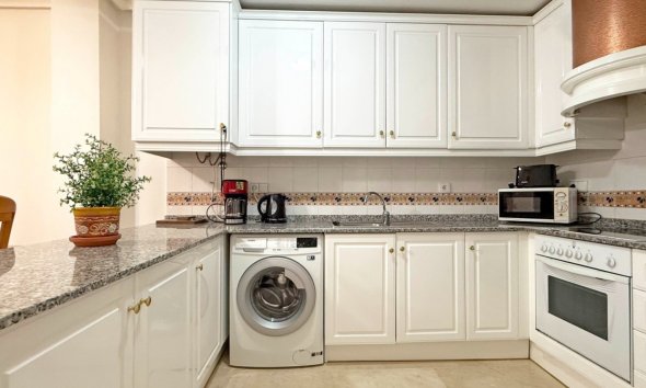 Resale - Apartment - Orihuela Costa - Villamartín