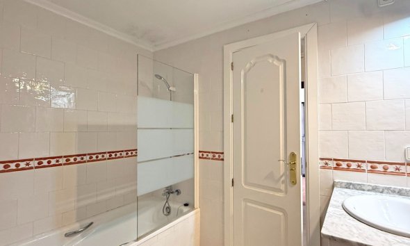 Resale - Apartment - Orihuela Costa - Villamartín