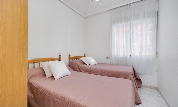 Resale - Apartment - Torrevieja - Playa del cura