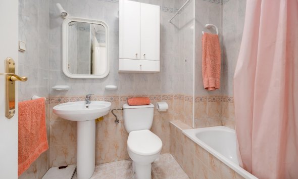 Resale - Apartment - Torrevieja - Playa del cura