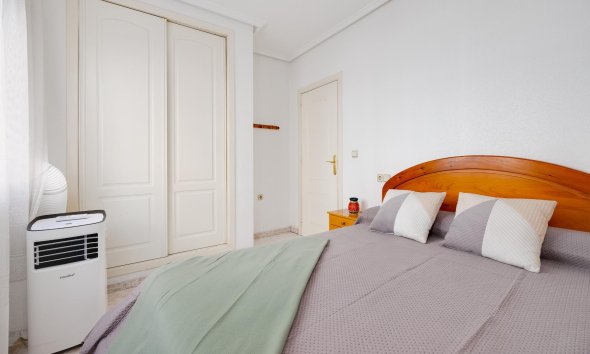 Resale - Apartment - Torrevieja - Playa del cura