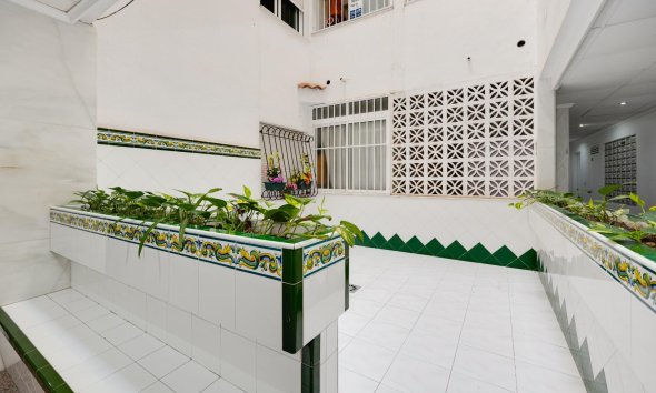 Resale - Apartment - Torrevieja - Playa del cura