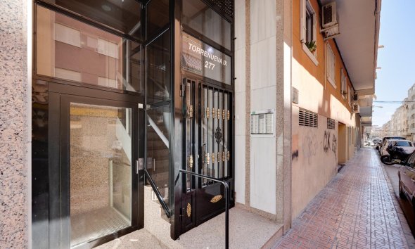 Resale - Apartment - Torrevieja - Playa del cura