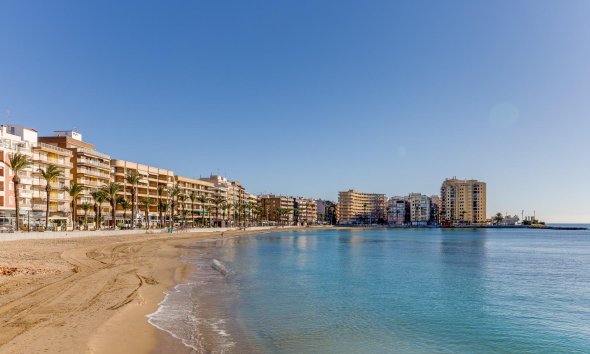 Resale - Apartment - Torrevieja - Playa del cura