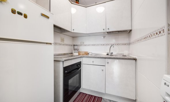 Resale - Apartment - Torrevieja - Playa del cura