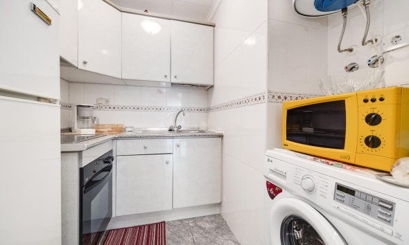 Resale - Apartment - Torrevieja - Playa del cura