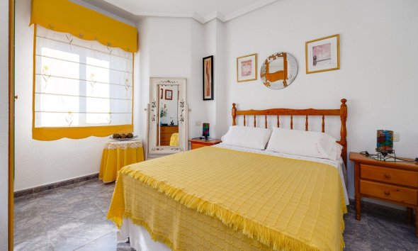 Resale - Apartment - Torrevieja - Playa del cura