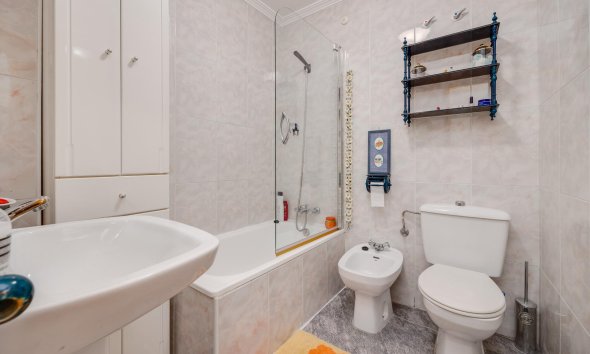 Resale - Apartment - Torrevieja - Playa del cura