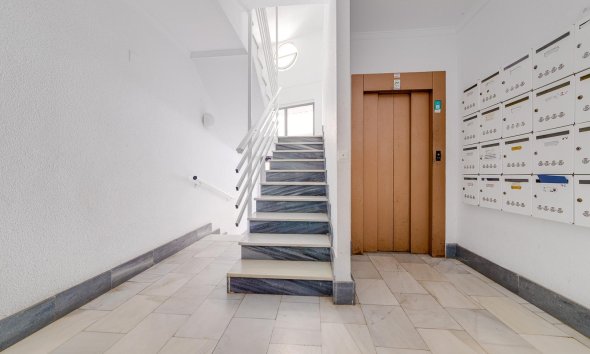 Resale - Apartment - Torrevieja - Playa del cura