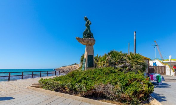 Resale - Apartment - Torrevieja - Playa del cura