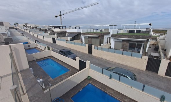 Resale - Villa - Pau 26 - Villamartin