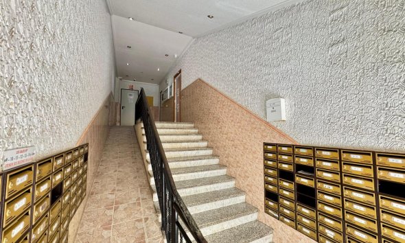 Resale - Apartment - Torrevieja - Centro