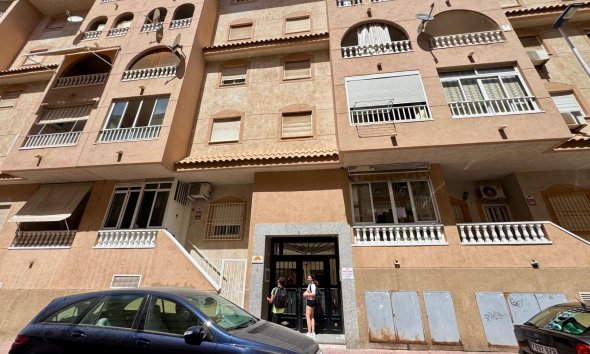 Resale - Apartment - Torrevieja - Centro