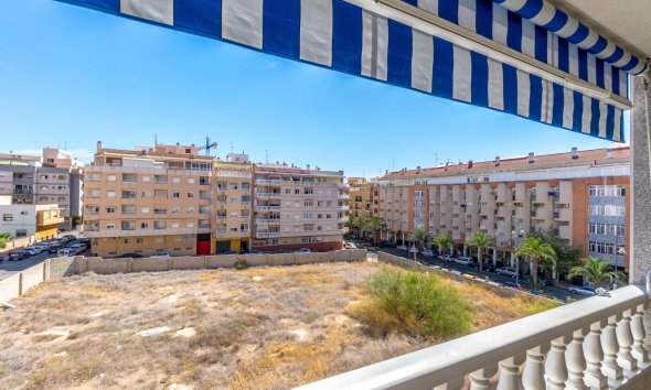 Resale - Apartment - Torrevieja - Centro
