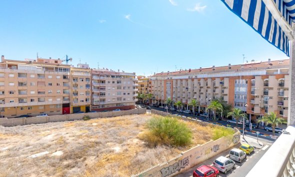 Resale - Apartment - Torrevieja - Centro