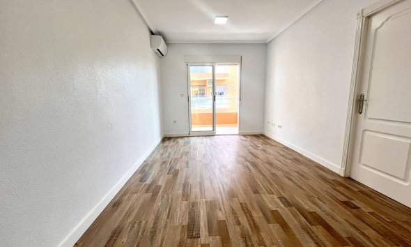Reventa - Apartamento - San Miguel de Salinas