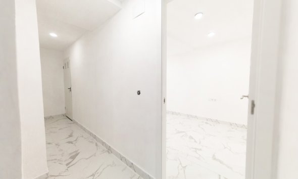 Resale - Apartment - Torrevieja - Playa de los Naufragos