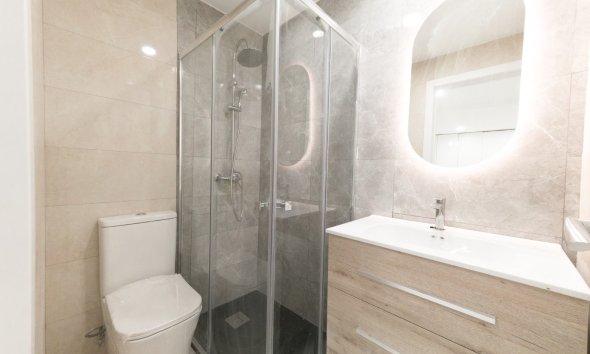 Resale - Apartment - Torrevieja - Playa de los Naufragos