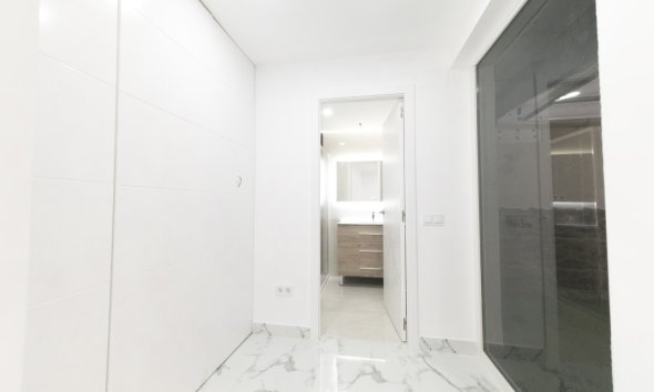 Resale - Apartment - Torrevieja - Playa de los Naufragos