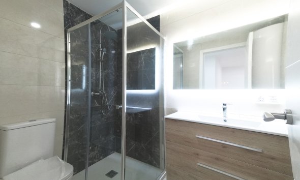 Resale - Apartment - Torrevieja - Playa de los Naufragos