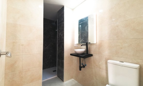 Resale - Apartment - Torrevieja - Playa de los Naufragos