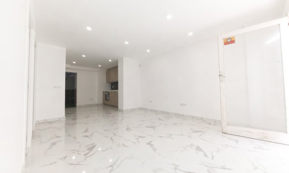 Resale - Apartment - Torrevieja - Playa de los Naufragos