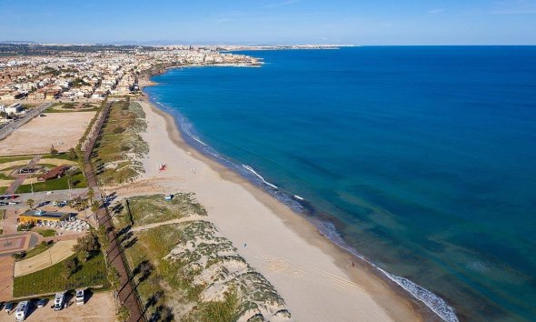 Obra nueva - Adosado - Pilar de la Horadada