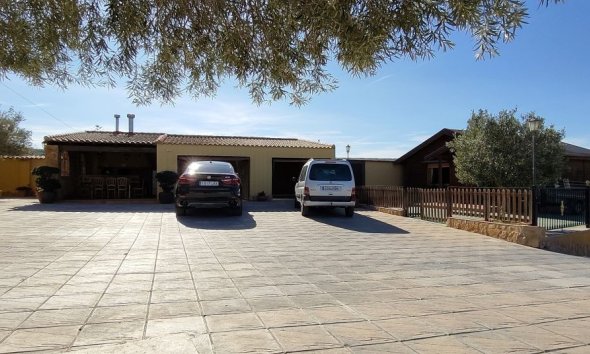 Resale - Estate / Farm / Plot - Orihuela