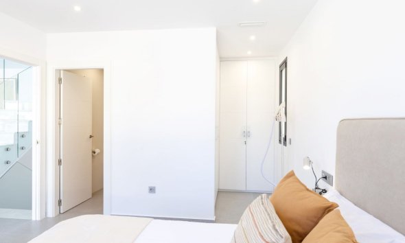 Rynek Wtórny - Willa - Algorfa