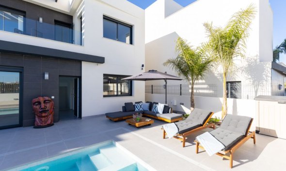 Rynek Wtórny - Willa - Algorfa