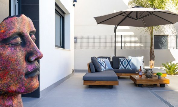 Rynek Wtórny - Willa - Algorfa