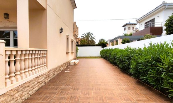 Resale - Villa - Orihuela Costa - Cabo Roig
