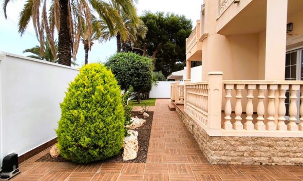 Resale - Villa - Orihuela Costa - Cabo Roig