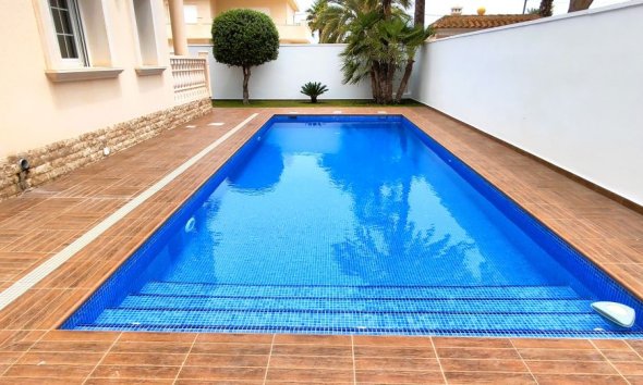 Resale - Villa - Orihuela Costa - Cabo Roig