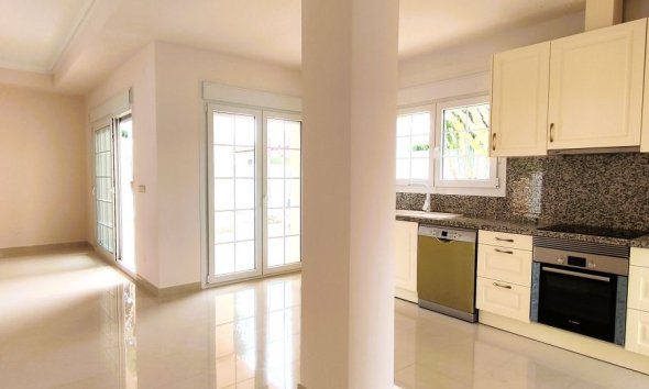 Resale - Villa - Orihuela Costa - Cabo Roig