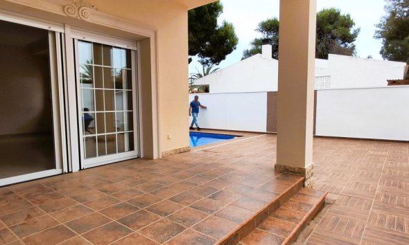 Resale - Villa - Orihuela Costa - Cabo Roig