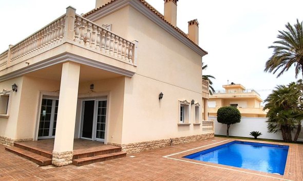 Resale - Villa - Orihuela Costa - Cabo Roig