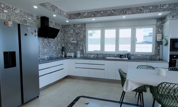 Resale - Villa - ALBIR