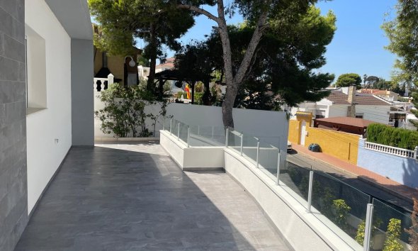 Resale - Villa - Torrevieja - Los Balcones