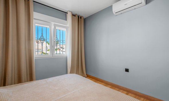 Resale - Apartment - San Miguel de Salinas - Orihuela Costa